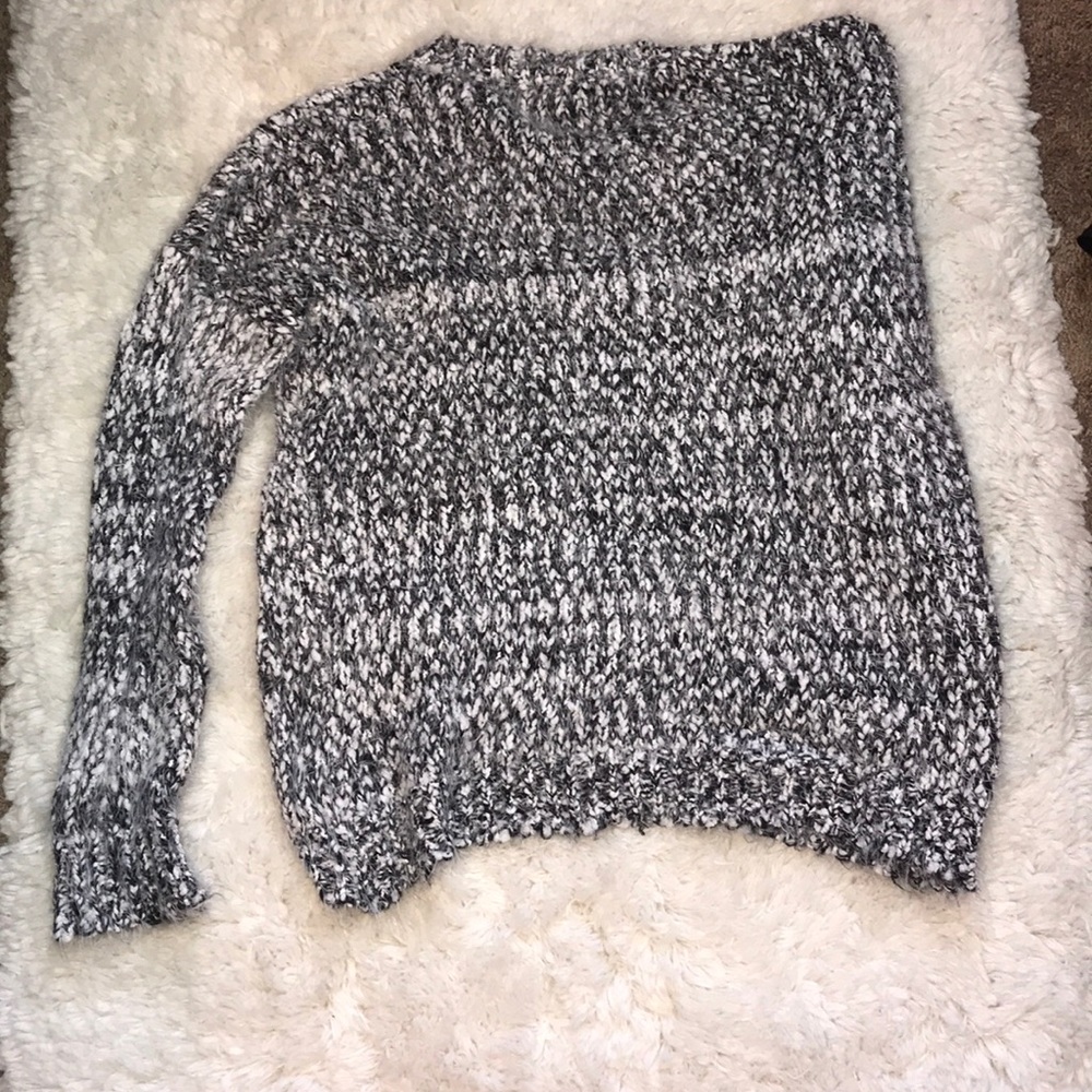 Joseph A fuzzy sweater - Picture 2 of 3